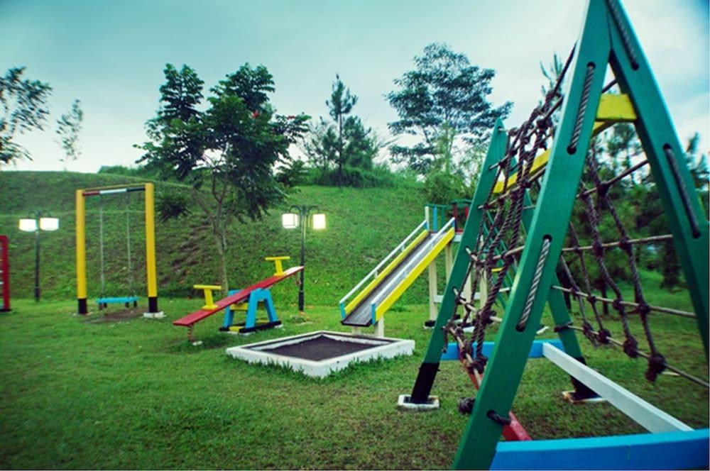Marbella Suites Bandung Cimenyan Buitenkant foto