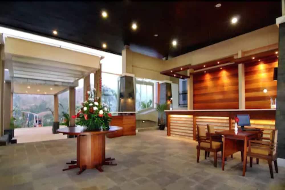 Marbella Suites Bandung Cimenyan Buitenkant foto