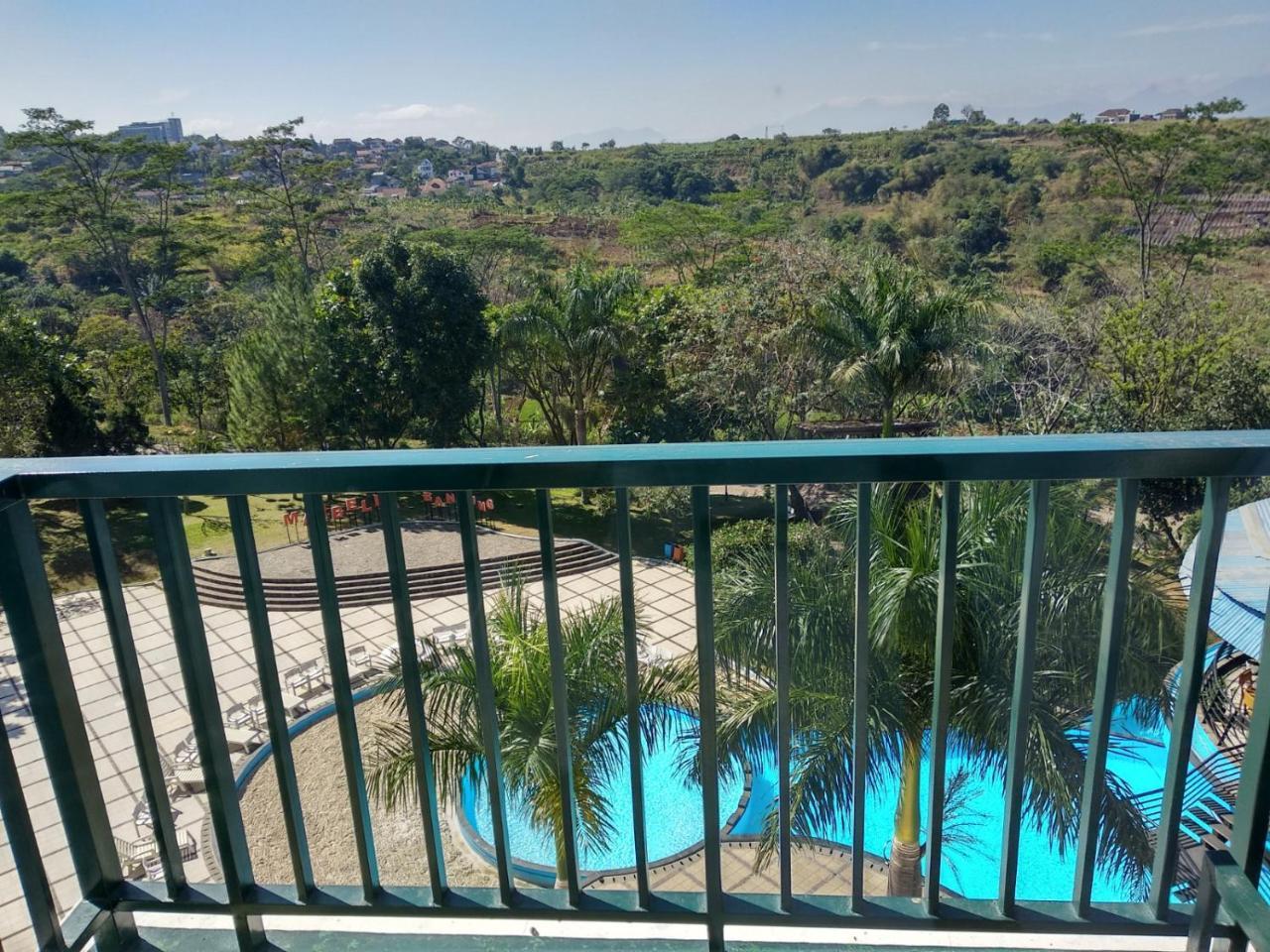 Marbella Suites Bandung Cimenyan Buitenkant foto